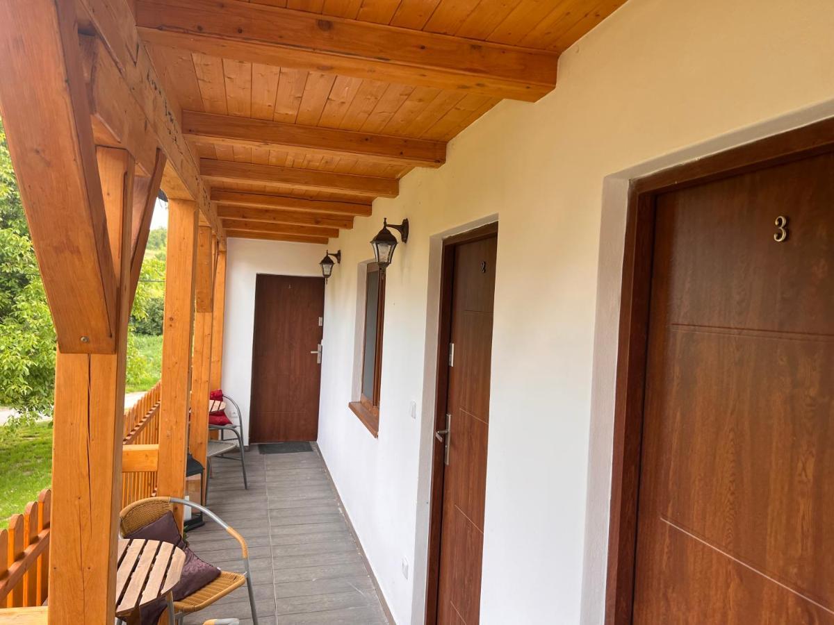 Vinny Sklep U Mna Mutenice Exterior photo
