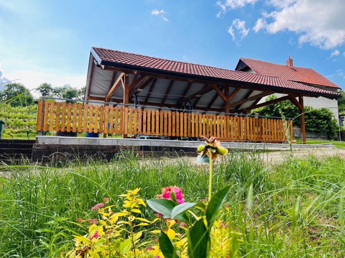 Vinny Sklep U Mna Mutenice Exterior photo