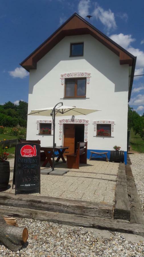 Vinny Sklep U Mna Mutenice Exterior photo